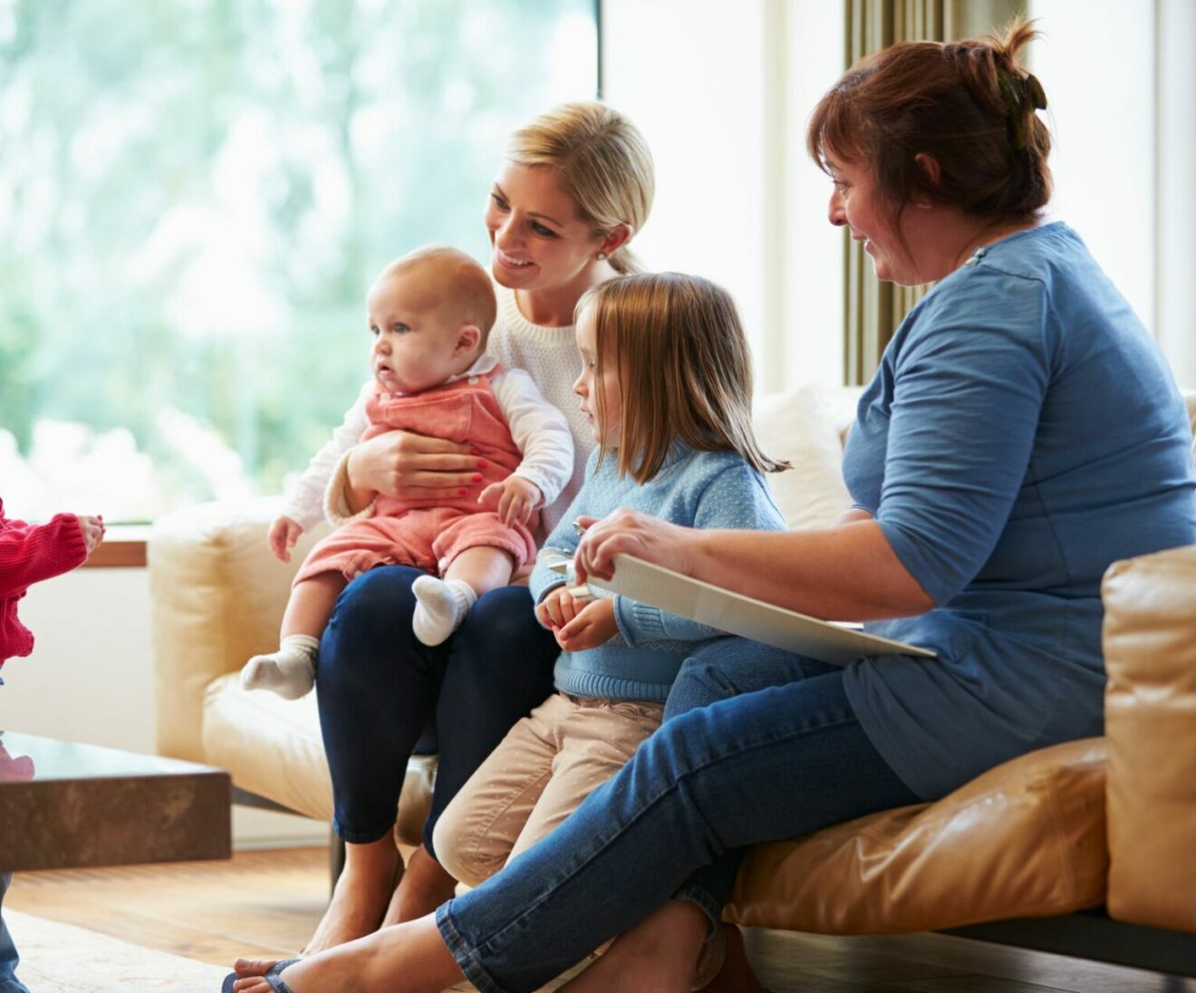 visite d'un intervenant pour faciliter les relations entre parents et enfants